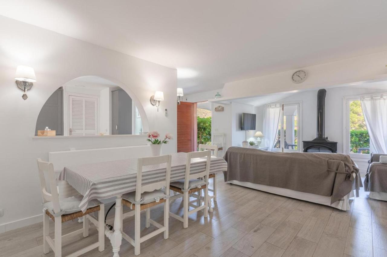 Cala de Sant Vicenc Gorgeous Renovated Cala Sant Vicenc Beach Villa מראה חיצוני תמונה