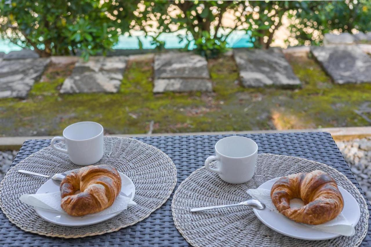 Cala de Sant Vicenc Gorgeous Renovated Cala Sant Vicenc Beach Villa מראה חיצוני תמונה