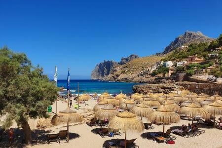 Cala de Sant Vicenc Gorgeous Renovated Cala Sant Vicenc Beach Villa מראה חיצוני תמונה